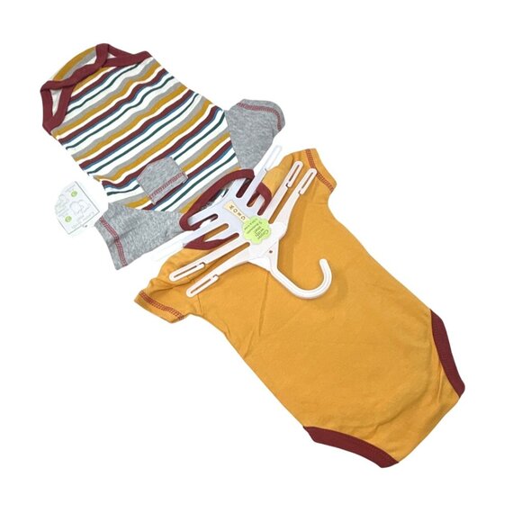 Baby Clothes - Bodysuits, Sweatshirt, Hat, Socks - Sizes 0-3M & 3-6M‎ - Picture 4 of 12